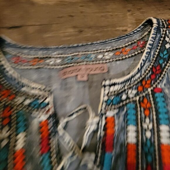 Sharon Young Denim Peasant Style top with Embroidery.  Size Med. - Picture 6 of 8